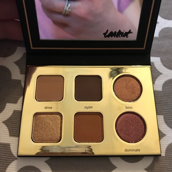Tarte eye shadow palette - Picture 1 of 4